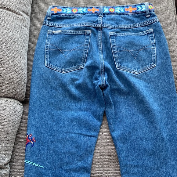 RVT serve piping hot aztec vintage jean. Juniors size 11/12. - Picture 3 of 4